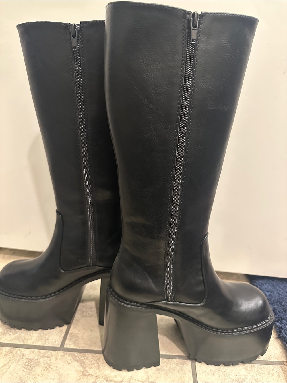 dELiA*s Miles To Go Platform Boots - BLACK / US 7 - Picture 6 of 6